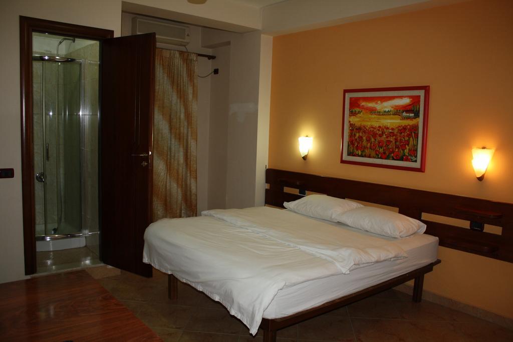 Martini Hotel Wlora